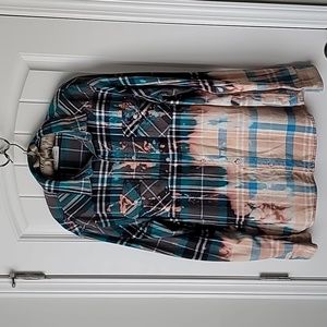 Womens Urban Pipeline Button Down Shirt